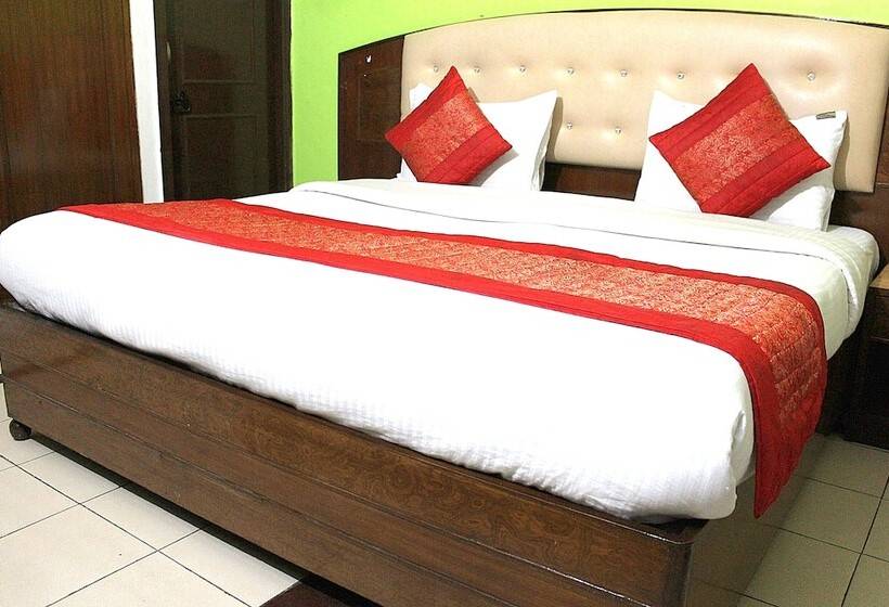 Deluxe Rum, Shree Radhe Krishan