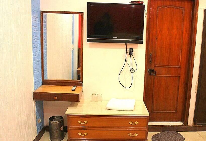 Deluxe Rum, Shree Radhe Krishan