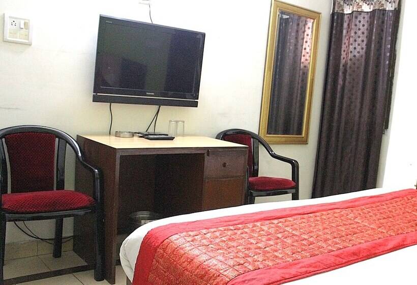 Deluxe Trippelrum, Shree Radhe Krishan