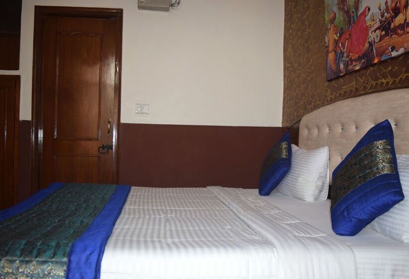 Deluxe Trippelrum, Shree Radhe Krishan