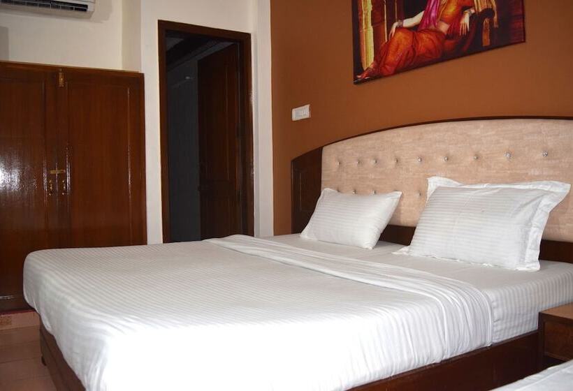 Deluxe Trippelrum, Shree Radhe Krishan