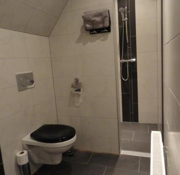 Четырехместный Номер Стандарт, B&b Herberg Foestrum