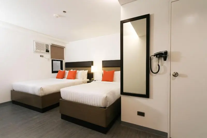 اتاق اجرایی, Privato Makati