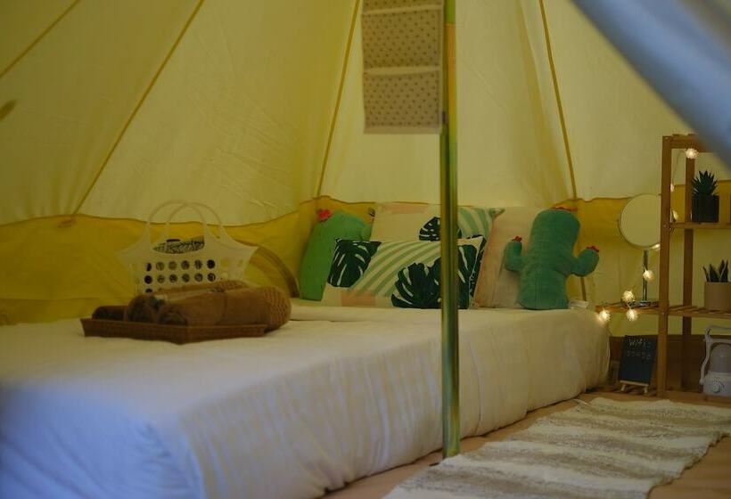 كوخ قياسي, O Little Tent De Koh Chang
