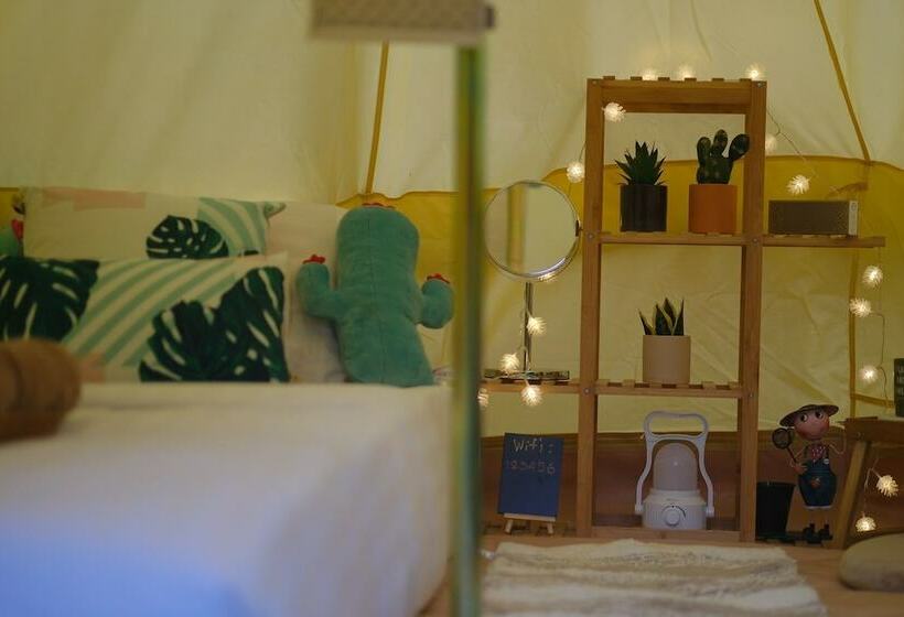 كوخ قياسي, O Little Tent De Koh Chang