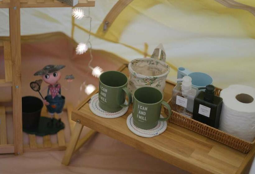 كوخ قياسي, O Little Tent De Koh Chang