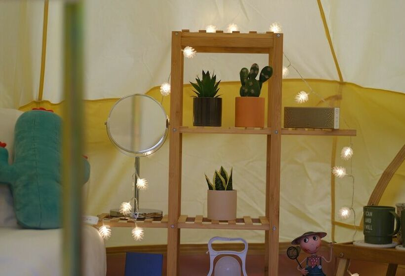 كوخ قياسي, O Little Tent De Koh Chang