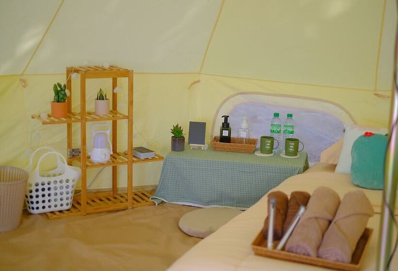 كوخ قياسي, O Little Tent De Koh Chang