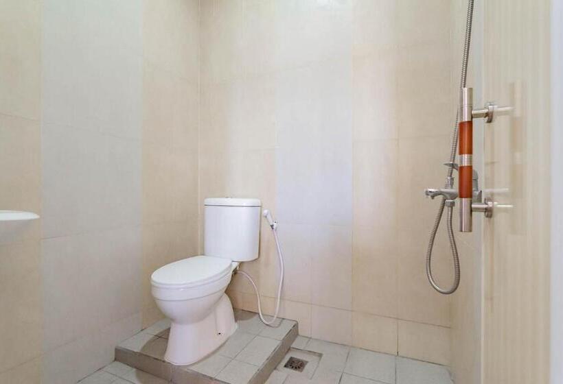 חדר סופריור, Urbanview Hotel One Family Maribaya By Reddoorz