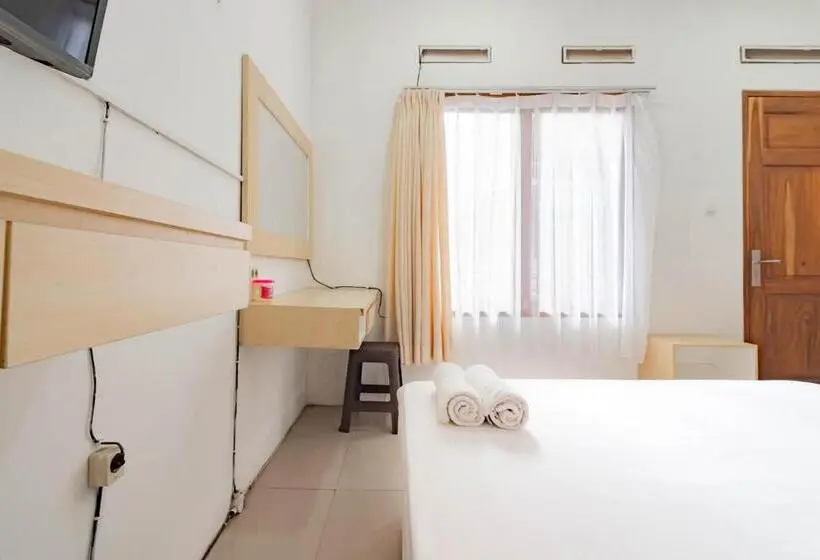 スイート, Urbanview Hotel One Family Maribaya By Reddoorz