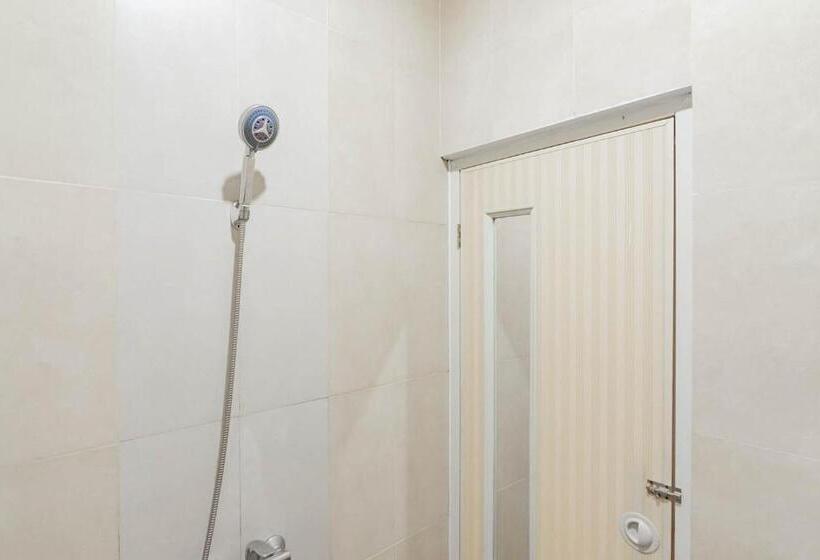 חדר סופריור, Urbanview Hotel One Family Maribaya By Reddoorz