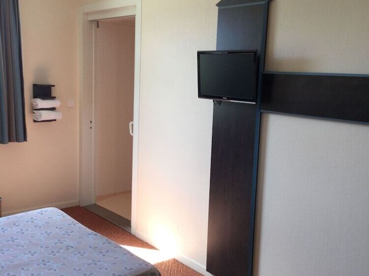 스탠다드 룸, Braucol