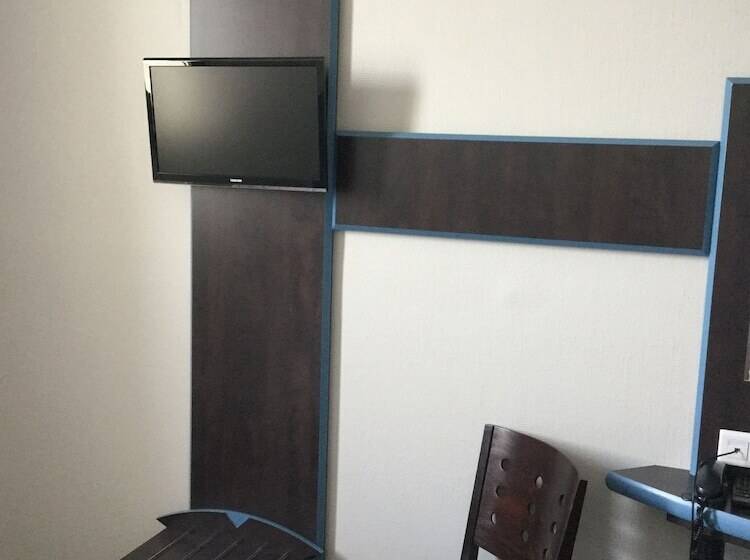 스탠다드 룸, Braucol