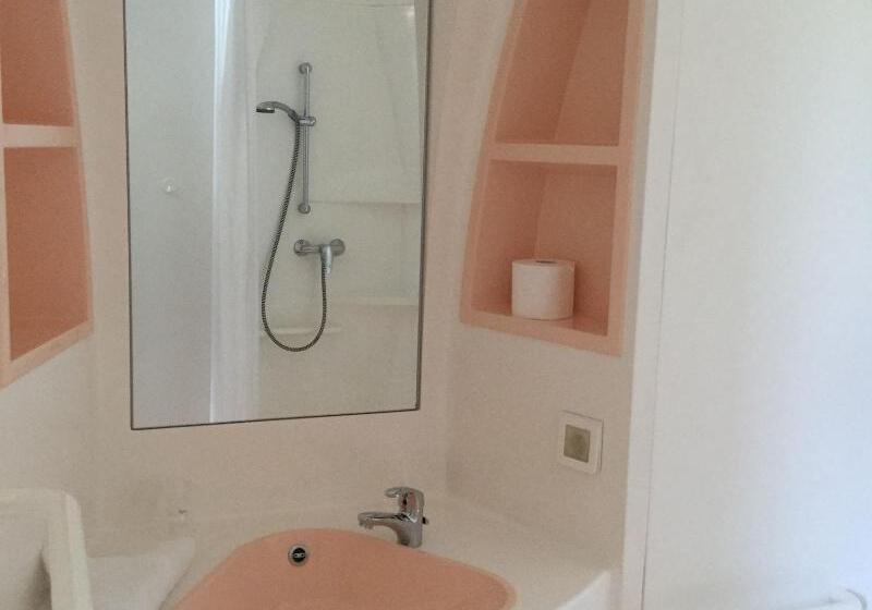 스탠다드 싱글 룸, Braucol