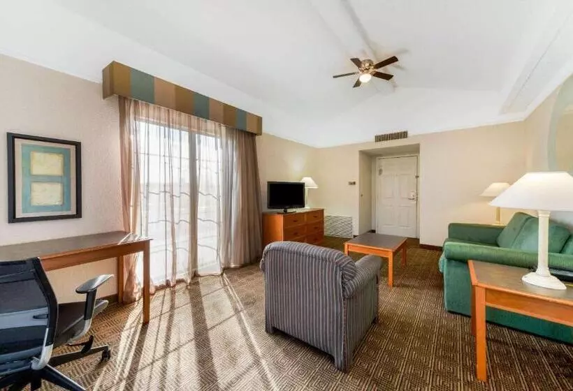 キングサイズベッドのスイートルーム, La Quinta Inn By Wyndham Bossier City