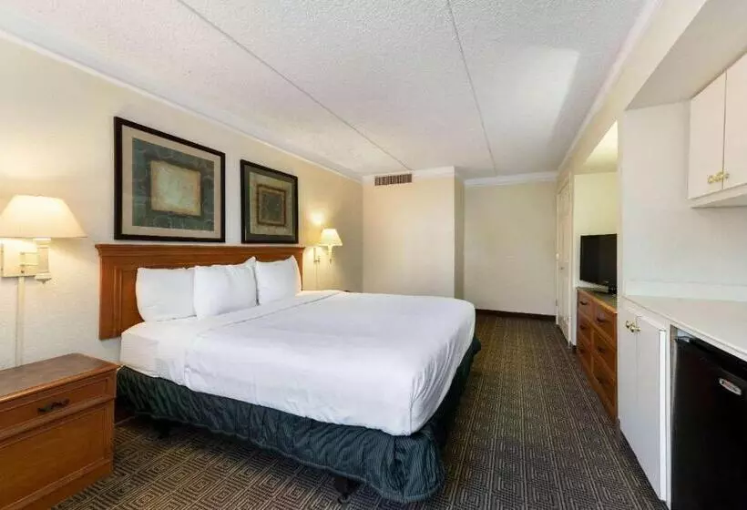 キングサイズベッドのスイートルーム, La Quinta Inn By Wyndham Bossier City