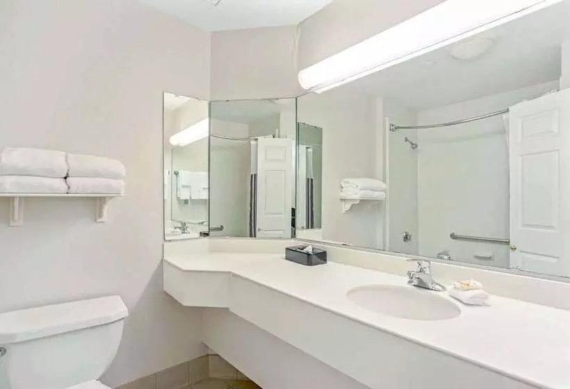 ２ダブルベッドのスタンダードルーム, La Quinta By Wyndham Birmingham Homewood