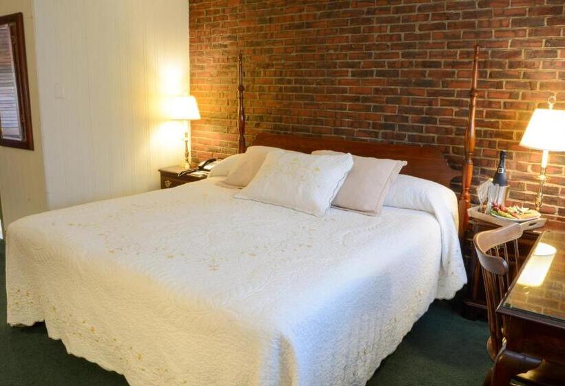 스탠다드 룸 킹사이즈 침대, Lamies Inn & The Old Salt Tavern