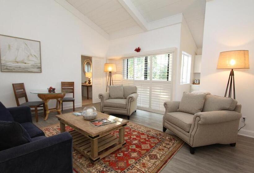 スーペリアースイート, Lobos Lodge