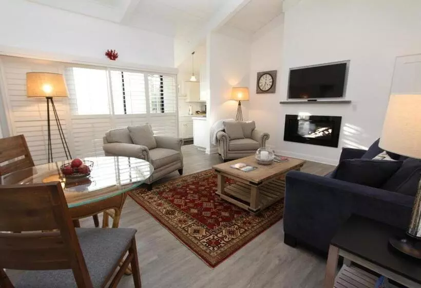 سوییت سوپریور, Lobos Lodge