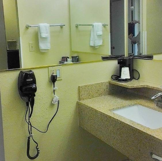 سوییت, Quality Inn & Suites Greenfield I70