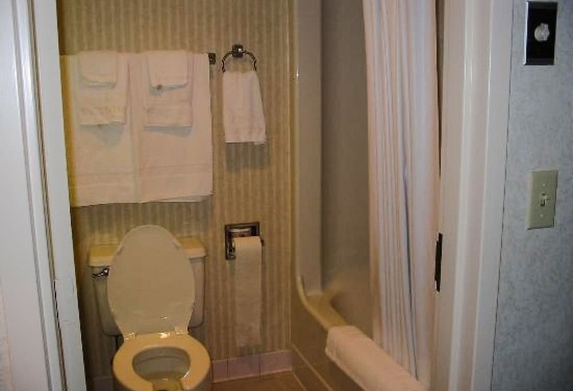 سوییت, Quality Inn & Suites Greenfield I70