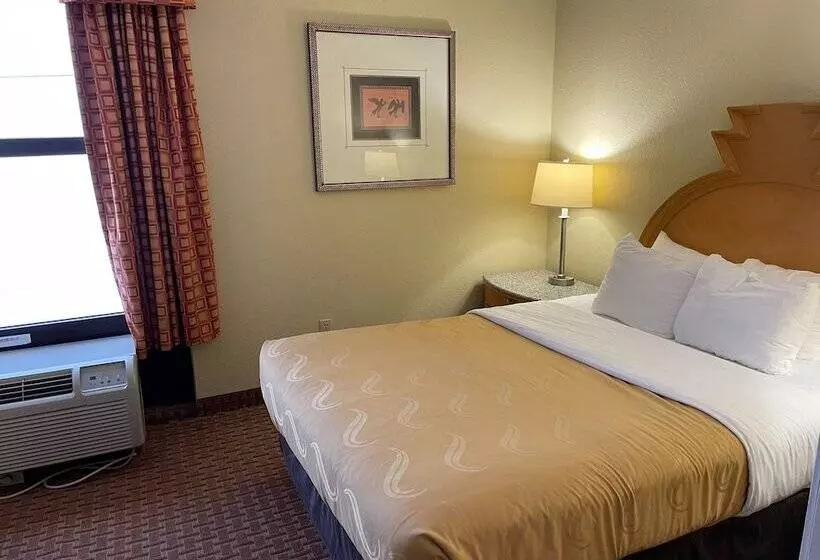 سوییت, Quality Inn & Suites Greenfield I70