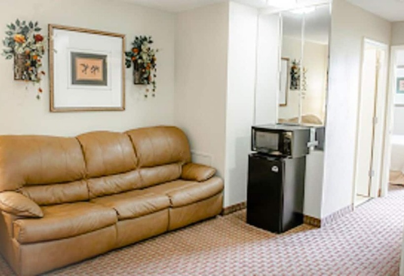 سوییت, Quality Inn & Suites Greenfield I70