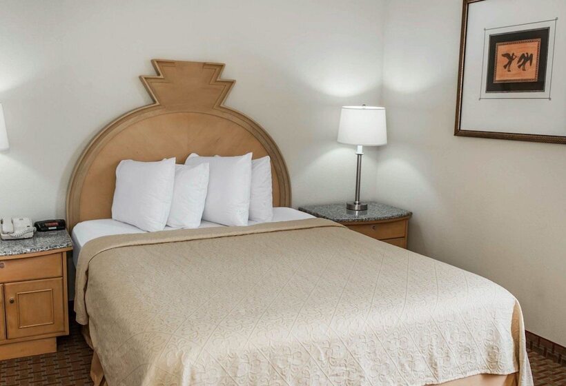 سوییت, Quality Inn & Suites Greenfield I70