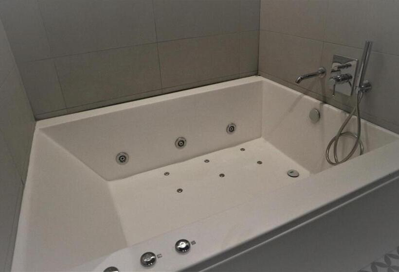 バスタブ付きスタンダードルーム, You & Co. Quart Boutique