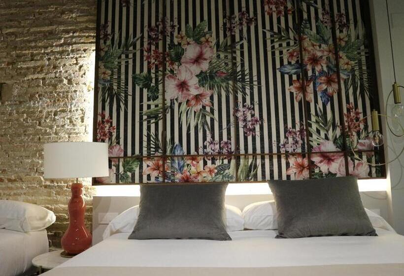 Номер Стандарт Трехместный, You & Co. Quart Boutique