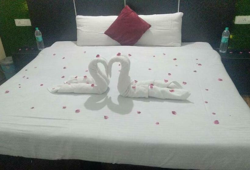 اتاق سوپریور با تخت بزرگ, The Palm Tree Family Stay