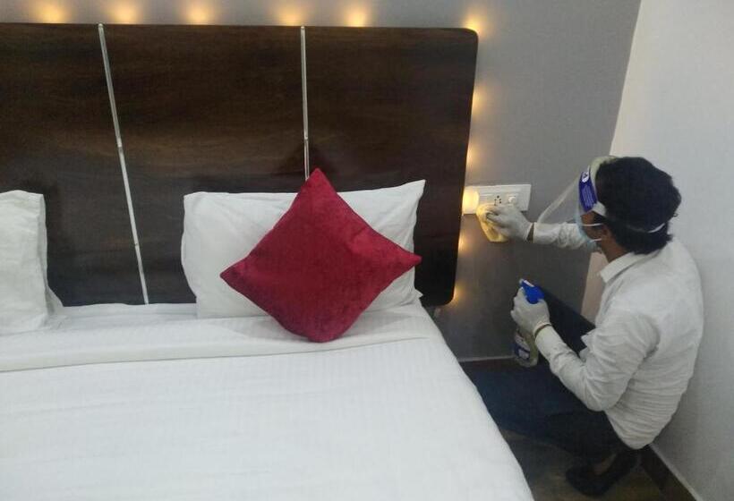 اتاق سوپریور با تخت بزرگ, The Palm Tree Family Stay