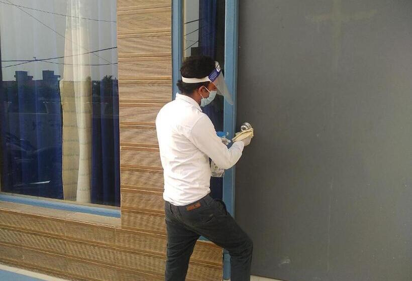 اتاق لوکس با تخت بزرگ, The Palm Tree Family Stay