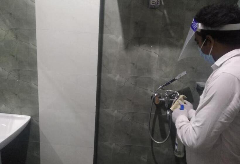 اتاق لوکس با تخت بزرگ, The Palm Tree Family Stay