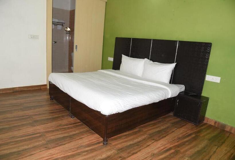 اتاق سوپریور با تخت بزرگ, The Palm Tree Family Stay