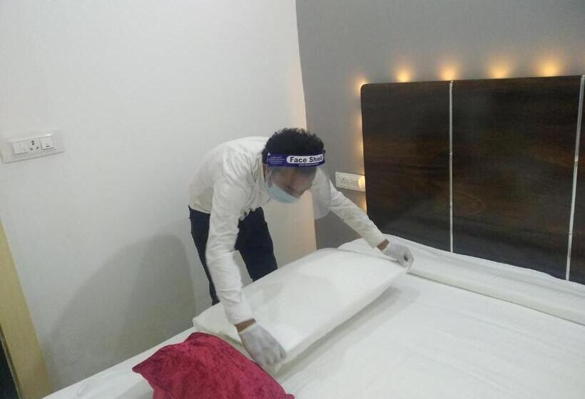 اتاق لوکس با تخت بزرگ, The Palm Tree Family Stay