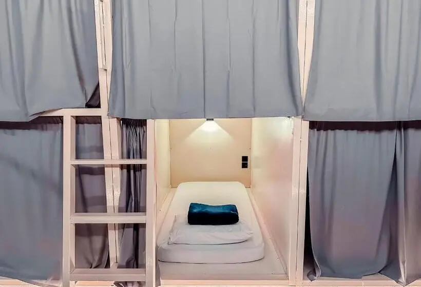 ルームシェアのワンベッド, Bed Attitude Hostel Cenang
