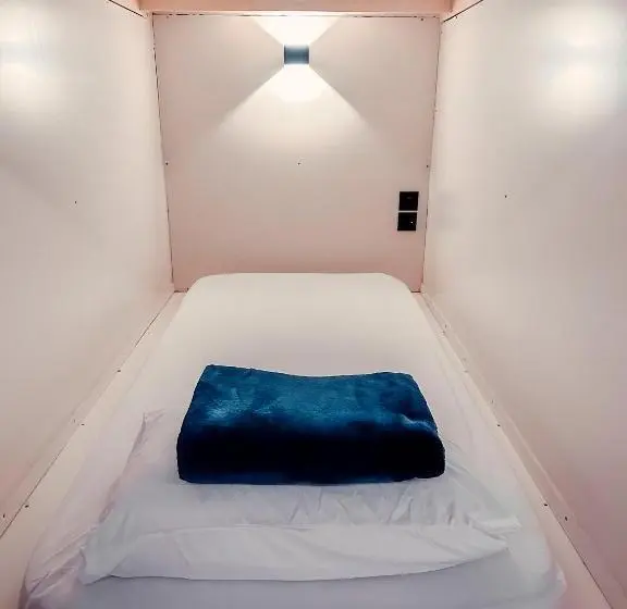 ルームシェアのワンベッド, Bed Attitude Hostel Cenang