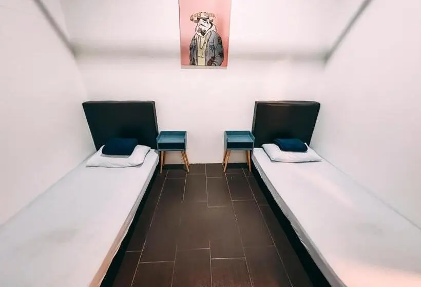 エコノミールーム, Bed Attitude Hostel Cenang