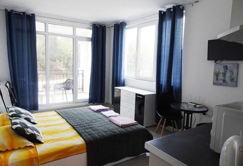 标准工作室, Samara With Relax Area