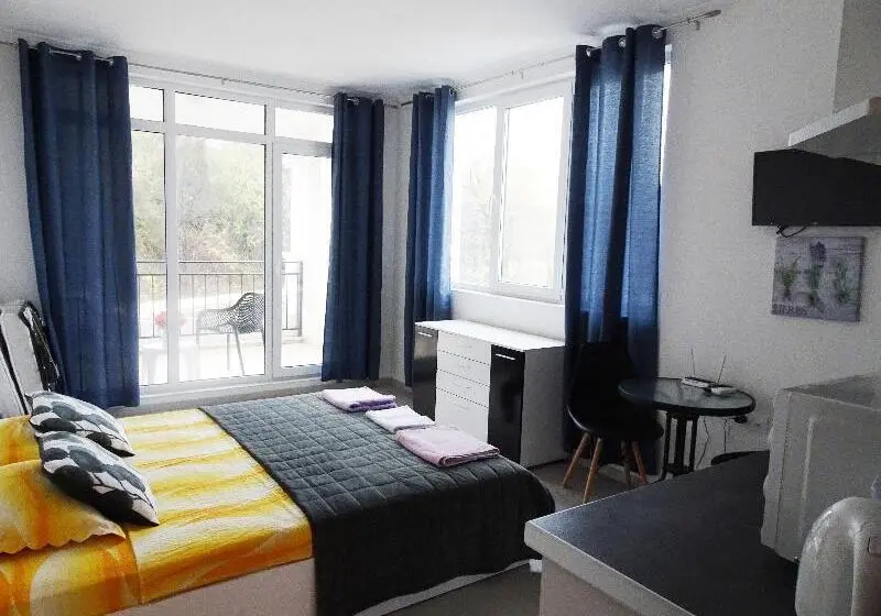 استودیوی استاندارد, Samara With Relax Area