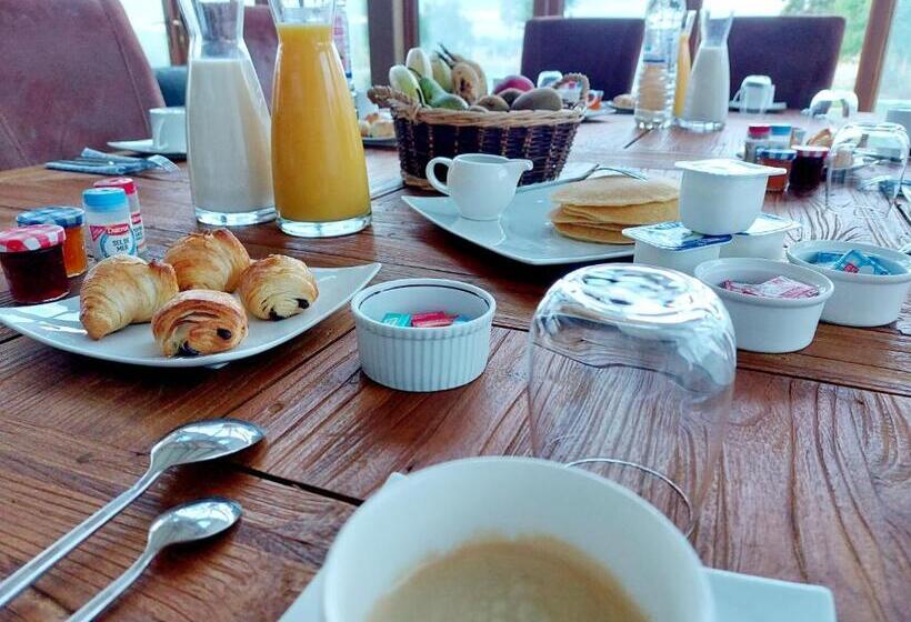 غرفة قياسية مطلّة علي الحديقة, Chambres D Hôtes Chez L Habitant   Bed& Breakfast Homestay