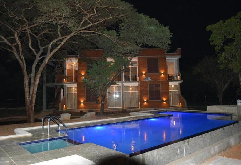 اتاق لوکس خانوادگی, Monaara Leisure   Anuradhapura
