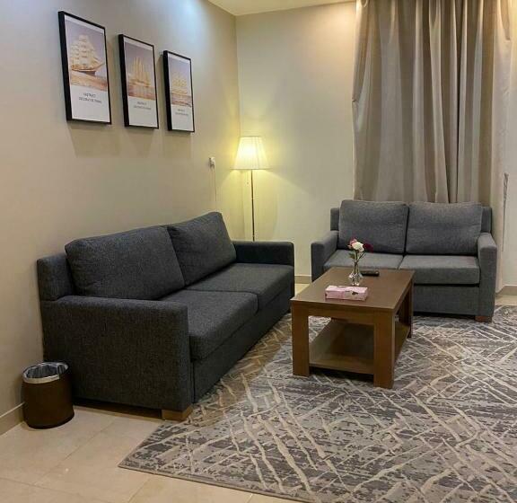 ファミリーステューディオ, Lova Suites