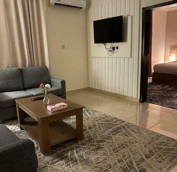 ファミリーステューディオ, Lova Suites