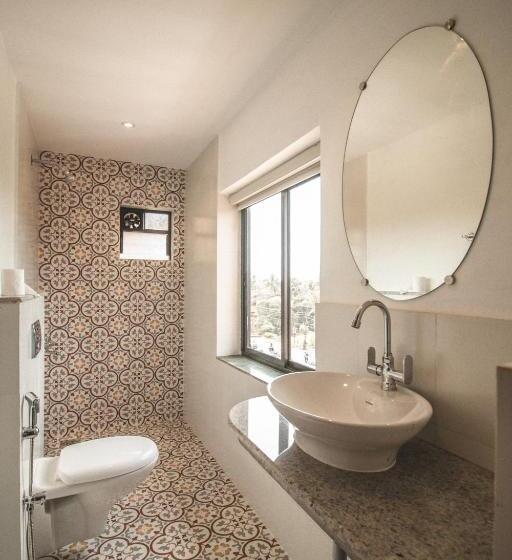 إستوديو ديلوكس, Amber Rooms