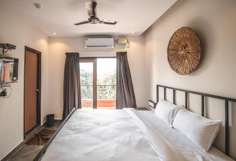 Deluxe Studio, Amber Rooms