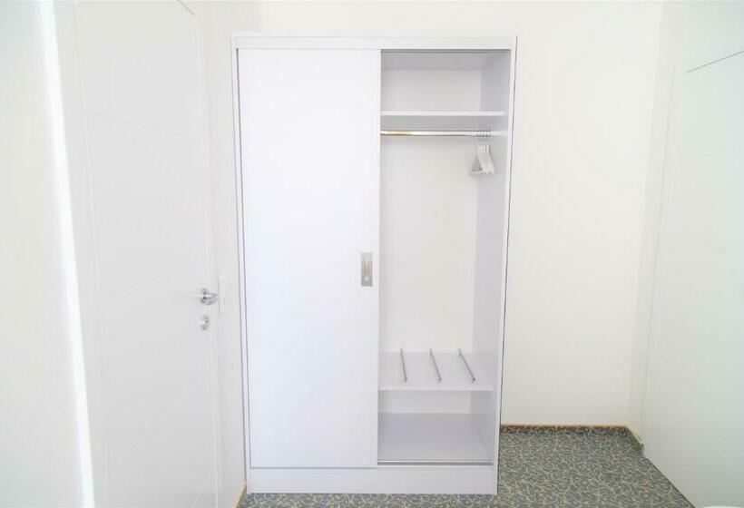 家庭间, Amplidi Hotel Hannover