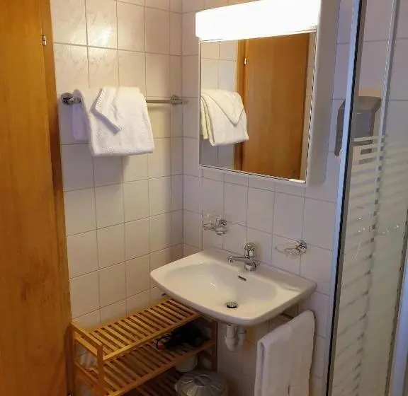 Standard Room, Bären
